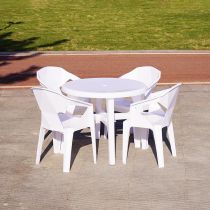 Table & 4 Chairs