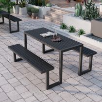 Schwarz