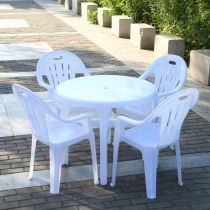 Table & 4 Chairs