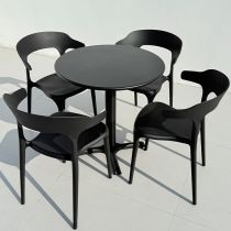 Bureau met 2 stoelen