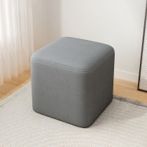 Gris oscuro