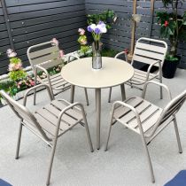 Tafel & 4 Stoelen